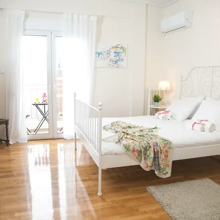 Apartment Magnificent Luxury Retrostyle Flat Acropolis View