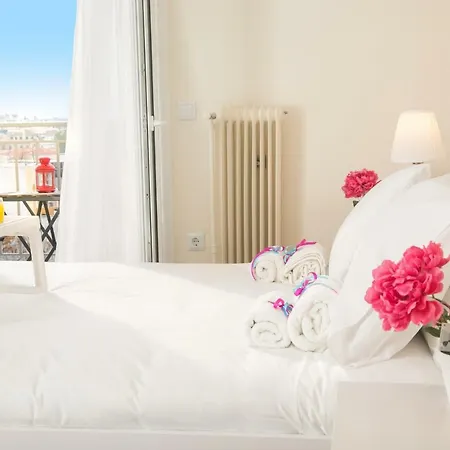 Magnificent Luxury Retrostyle Flat Acropolis View Athens