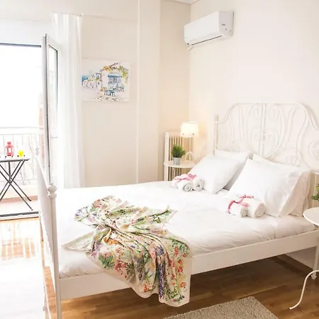 Apartment Magnificent Luxury Retrostyle Flat Acropolis View