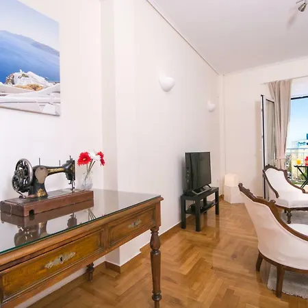 Apartment Magnificent Luxury Retrostyle Flat Acropolis View